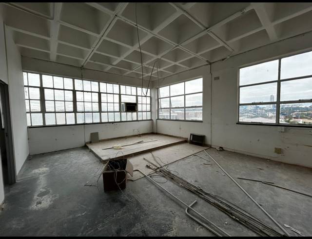 230M² WAREHOUSE TO LET IN WYNBERG